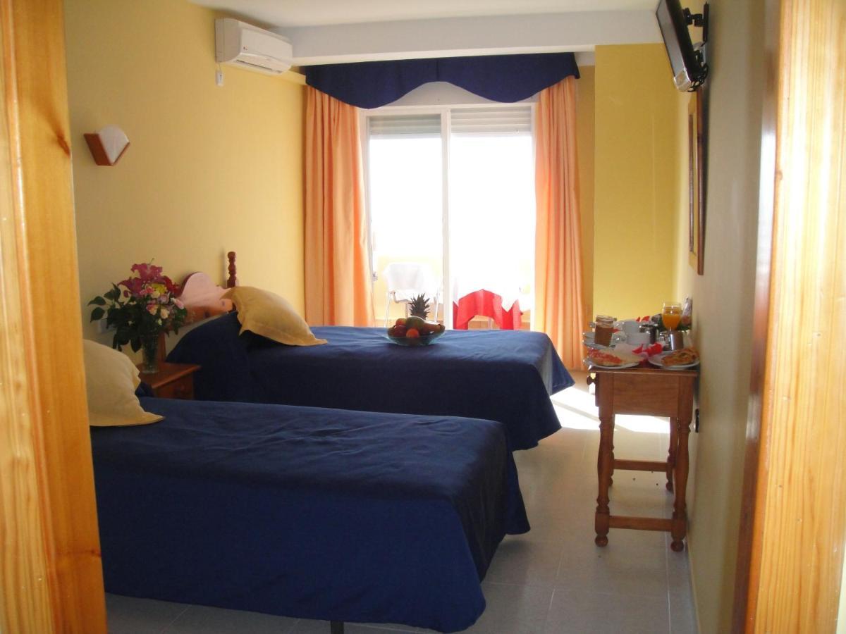 Hostal Costa Sol Castell de Ferro Bagian luar foto