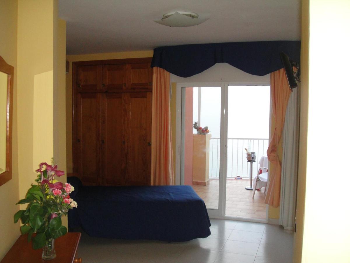 Hostal Costa Sol Castell de Ferro Bagian luar foto