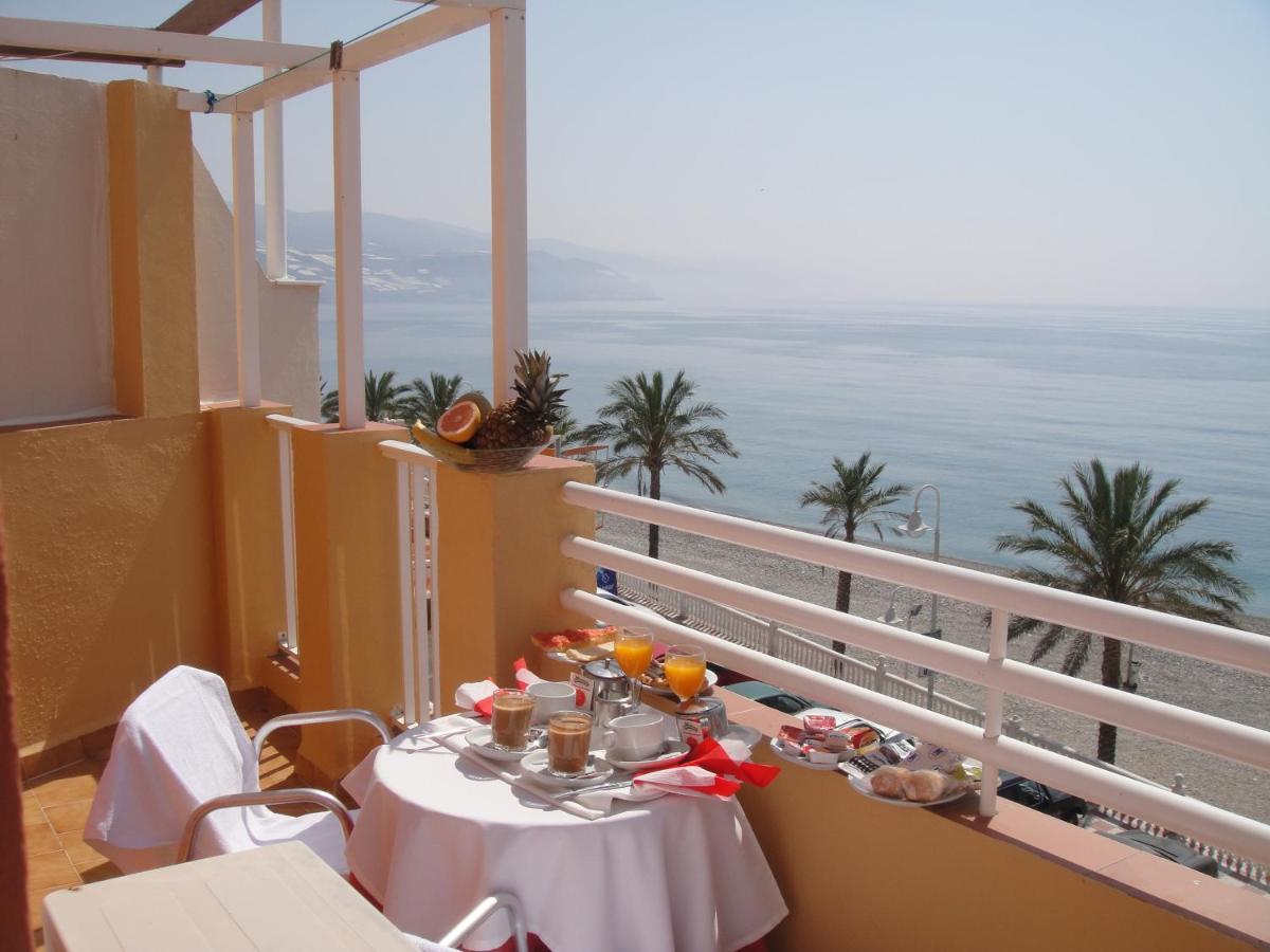 Hostal Costa Sol Castell de Ferro Bagian luar foto